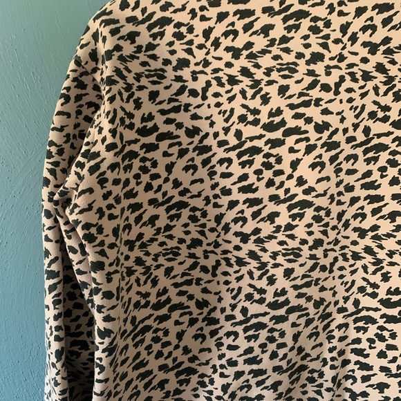 Small Cheetah sweater - Picture 2 of 3